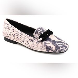 Journey + Crew Women’s 8  Slip On Flat Shoes Loafers Animal Print Comfort